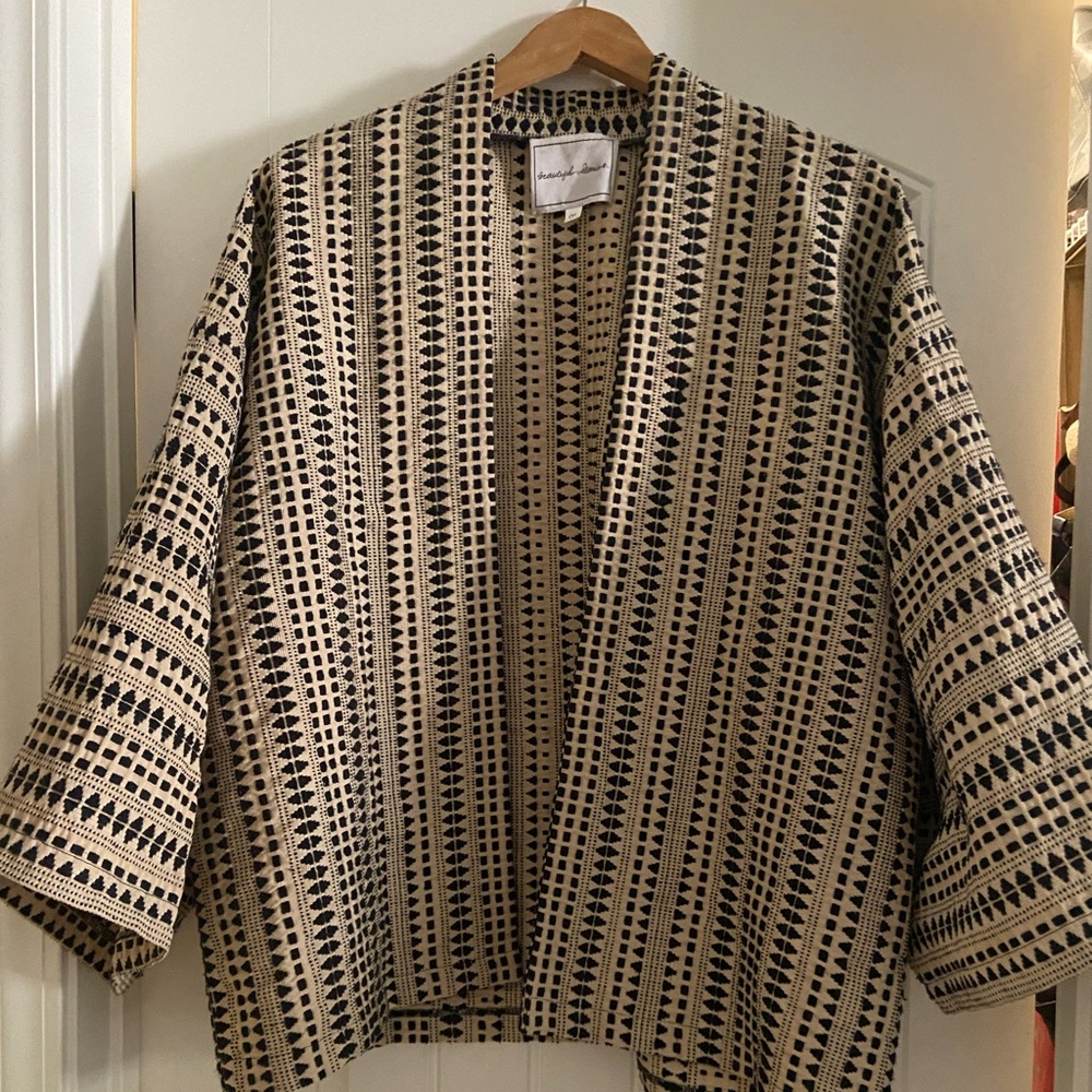 Black and tan kimono